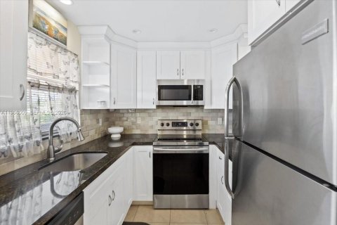 Condo in Delray Beach, Florida, 1 bedroom № 2262642 - photo 3