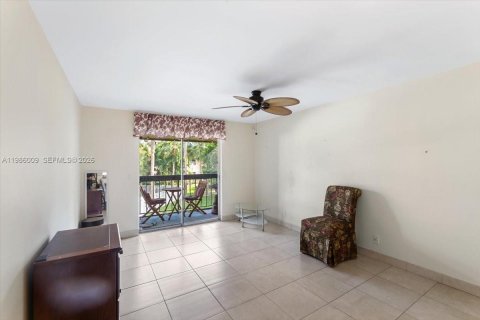 Condo in Delray Beach, Florida, 1 bedroom № 2262642 - photo 11