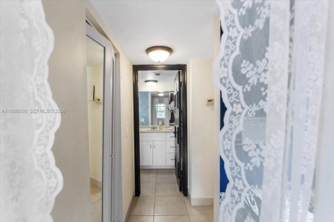 Condo in Delray Beach, Florida, 1 bedroom № 2262642 - photo 22