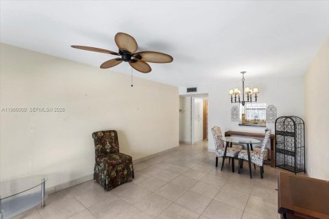 Condo in Delray Beach, Florida, 1 bedroom № 2262642 - photo 14