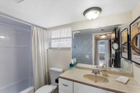 Condo in Delray Beach, Florida, 1 bedroom № 2262642 - photo 23