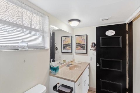 Condo in Delray Beach, Florida, 1 bedroom № 2262642 - photo 24
