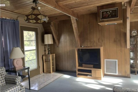 House in Okeechobee, Florida 2 bedrooms, 167.22 sq.m. № 2250789 - photo 3