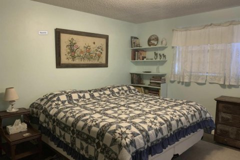 House in Okeechobee, Florida 2 bedrooms, 167.22 sq.m. № 2250789 - photo 6