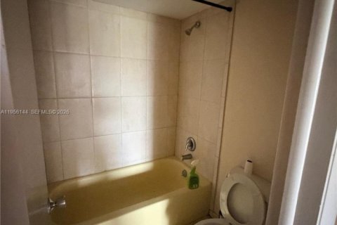 Купить кондоминиум в Лейк-Уорт, Флорида 1 спальня, 70.7м2, № 2009977 - фото 5