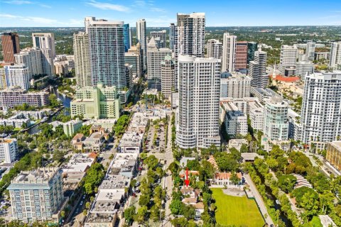 Villa ou maison à louer à Fort Lauderdale, Floride: 4 chambres, 365.76 m2 № 2084558 - photo 8