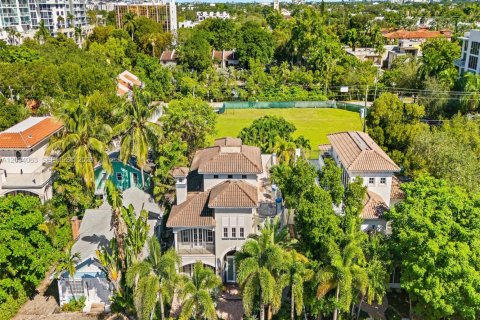 Villa ou maison à louer à Fort Lauderdale, Floride: 4 chambres, 365.76 m2 № 2084558 - photo 2
