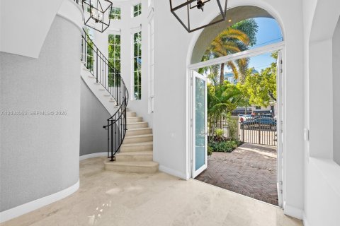 Villa ou maison à louer à Fort Lauderdale, Floride: 4 chambres, 365.76 m2 № 2084558 - photo 12
