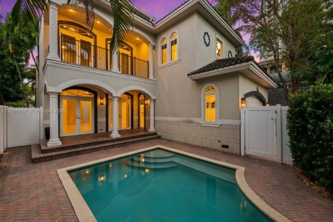 Villa ou maison à louer à Fort Lauderdale, Floride: 4 chambres, 365.76 m2 № 2084558 - photo 10