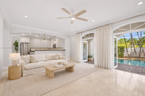 Villa ou maison à louer à Fort Lauderdale, Floride: 4 chambres, 365.76 m2 № 2084558 - photo 16