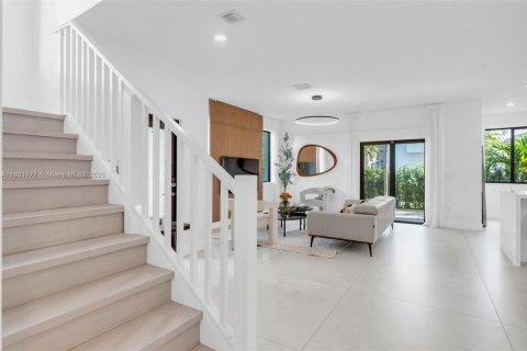 Townhouse in URBANA in Doral, Florida 3 bedrooms, 219.81 sq.m. № 1951816 - photo 14