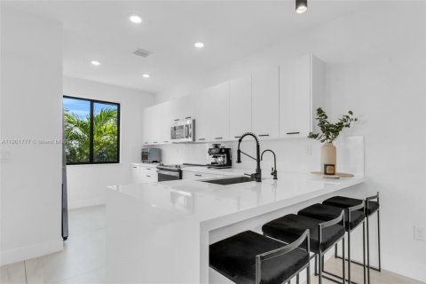 Townhouse in URBANA in Doral, Florida 3 bedrooms, 219.81 sq.m. № 1951816 - photo 8