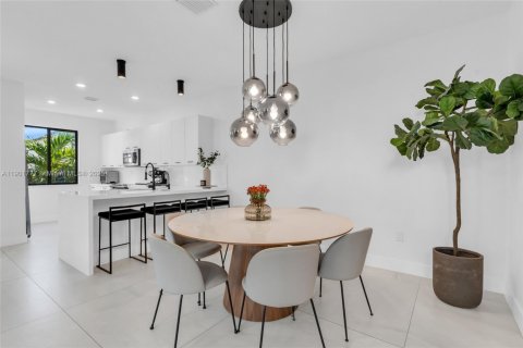 Townhouse in URBANA in Doral, Florida 3 bedrooms, 219.81 sq.m. № 1951816 - photo 7