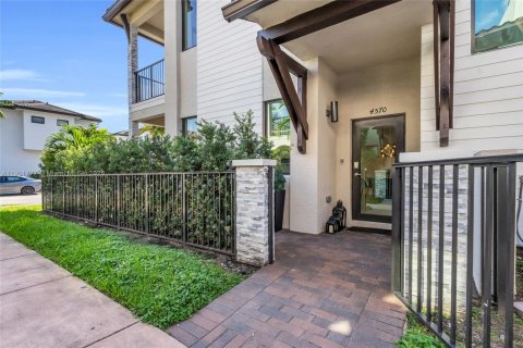 Townhouse in URBANA in Doral, Florida 3 bedrooms, 219.81 sq.m. № 1951816 - photo 3