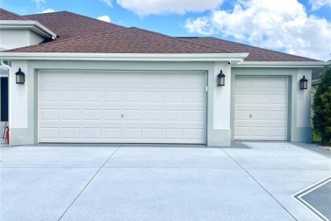 House in The Villages, Florida 3 bedrooms, 176.79 sq.m. № 2378140 - photo 4