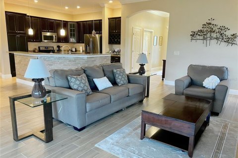 House in The Villages, Florida 3 bedrooms, 176.79 sq.m. № 2378140 - photo 12