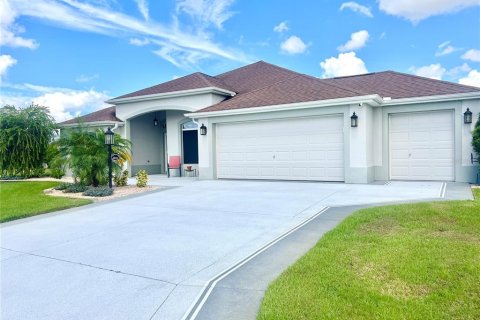 House in The Villages, Florida 3 bedrooms, 176.79 sq.m. № 2378140 - photo 3