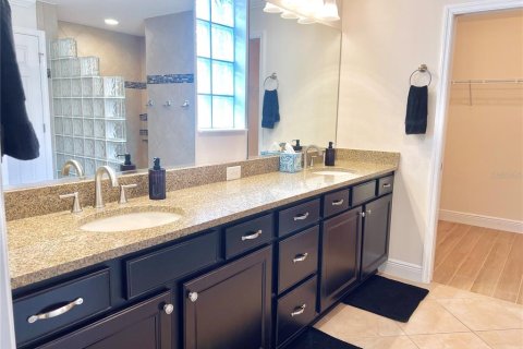 House in The Villages, Florida 3 bedrooms, 176.79 sq.m. № 2378140 - photo 26