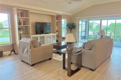 House in The Villages, Florida 3 bedrooms, 176.79 sq.m. № 2378140 - photo 9