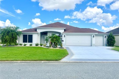 House in The Villages, Florida 3 bedrooms, 176.79 sq.m. № 2378140