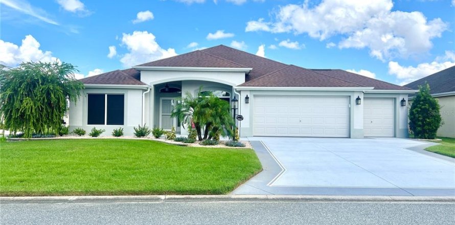 House in The Villages, Florida 3 bedrooms, 176.79 sq.m. № 2378140