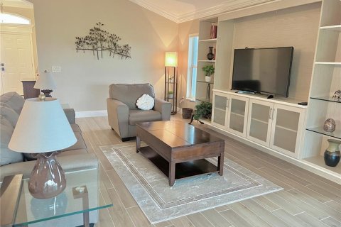 House in The Villages, Florida 3 bedrooms, 176.79 sq.m. № 2378140 - photo 11