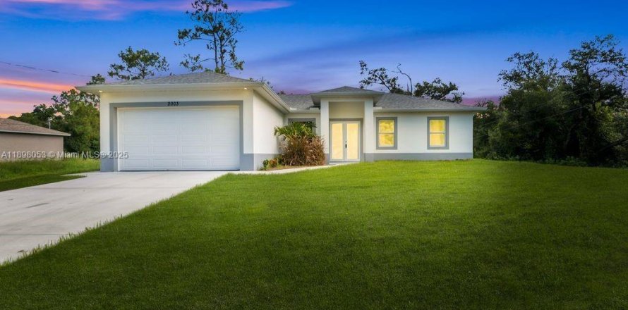 House in Lehigh Acres, Florida 3 bedrooms, 138.7 sq.m. № 1949852