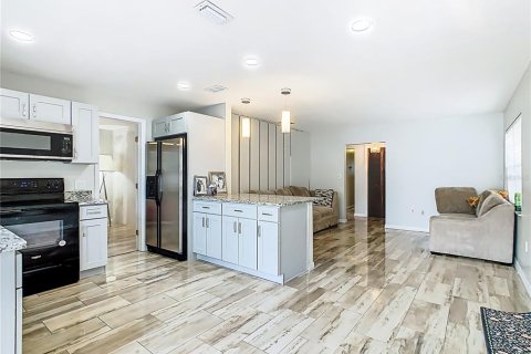Villa ou maison à vendre à Kissimmee, Floride: 3 chambres, 142.42 m2 № 2148239 - photo 17