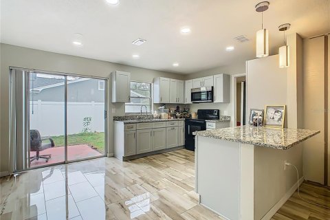 Villa ou maison à vendre à Kissimmee, Floride: 3 chambres, 142.42 m2 № 2148239 - photo 14