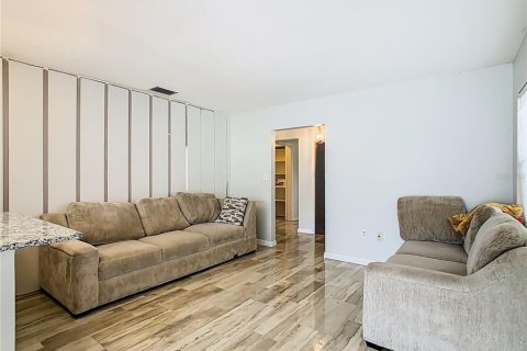 Villa ou maison à vendre à Kissimmee, Floride: 3 chambres, 142.42 m2 № 2148239 - photo 12