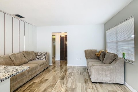 Villa ou maison à vendre à Kissimmee, Floride: 3 chambres, 142.42 m2 № 2148239 - photo 13