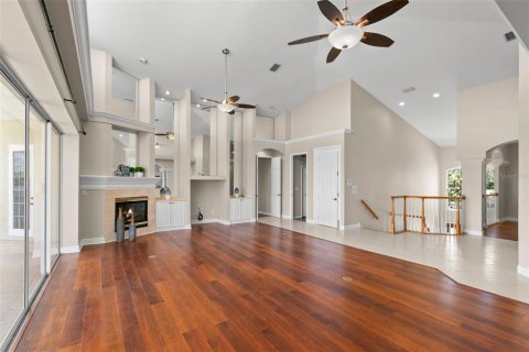 House in Tarpon Springs, Florida 4 bedrooms, 392.05 sq.m. № 1884674 - photo 12
