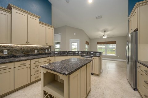 House in Ocala, Florida 3 bedrooms, 199.74 sq.m. № 1531221 - photo 12