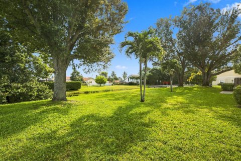 Townhouse in Wellington, Florida 4 bedrooms, 147.06 sq.m. № 2382869 - photo 22