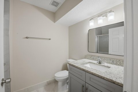 Townhouse in Wellington, Florida 4 bedrooms, 147.06 sq.m. № 2382869 - photo 20