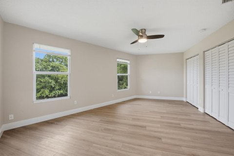 Townhouse in Wellington, Florida 4 bedrooms, 147.06 sq.m. № 2382869 - photo 17