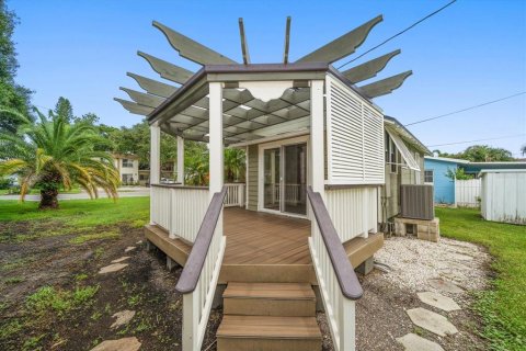 House in Gulfport, Florida 1 bedroom, 59.64 sq.m. № 1847257 - photo 4