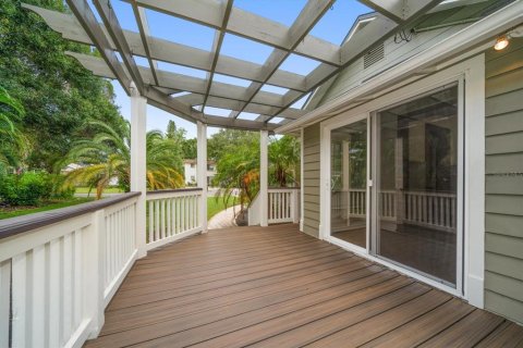 House in Gulfport, Florida 1 bedroom, 59.64 sq.m. № 1847257 - photo 6