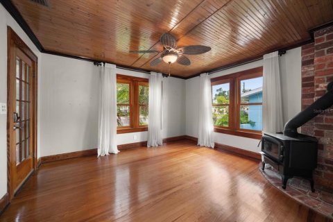 House in Gulfport, Florida 1 bedroom, 59.64 sq.m. № 1847257 - photo 11