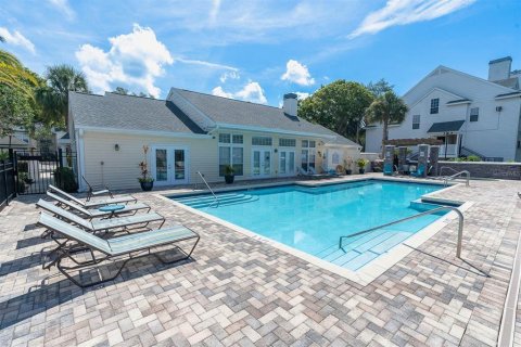 Condo in Palm Harbor, Florida, 2 bedrooms № 2217551 - photo 7
