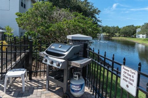 Condo in Palm Harbor, Florida, 2 bedrooms № 2217551 - photo 14