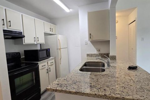 Appartement à louer à Kissimmee, Floride: 2 chambres, 84.54 m2 № 2388159 - photo 13