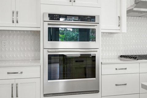 Купить виллу или дом в Виро-Бич, Флорида 6 комнат, 246.84м2, № 2086218 - фото 12