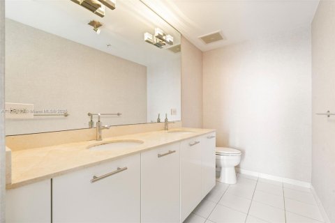 Снять в аренду кондоминиум в Майами, Флорида 2 спальни, 100.43м2, № 1977771 - фото 16