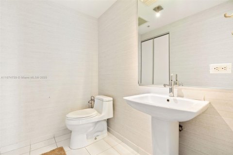 Снять в аренду кондоминиум в Майами, Флорида 2 спальни, 100.43м2, № 1977771 - фото 27