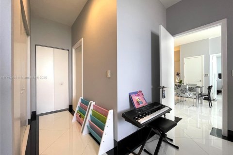 Copropriété à louer à Hallandale Beach, Floride: 2 chambres, 95.5 m2 № 1738362 - photo 21