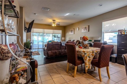 House in Apollo Beach, Florida 4 bedrooms, 189.33 sq.m. № 2118619 - photo 11