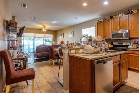 House in Apollo Beach, Florida 4 bedrooms, 189.33 sq.m. № 2118619 - photo 10