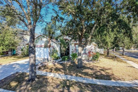 House in Apollo Beach, Florida 4 bedrooms, 189.33 sq.m. № 2118619 - photo 2