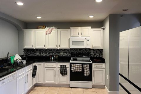 Townhouse in Winter Park, Florida 3 bedrooms, 167.5 sq.m. № 1657571 - photo 8
